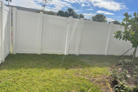 Touwnhouse à louer à Lake Worth, Floride: 3 chambres, 167.6 m2 № 1189867 - photo 1