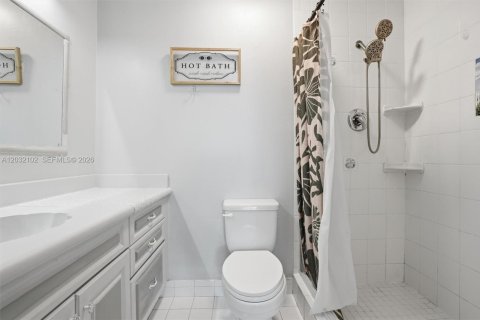 House in Miami, Florida 4 bedrooms, 156.45 sq.m. № 2086958 - photo 24