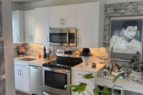 Снять в аренду квартиру в Помпано-Бич, Флорида 1 спальня, 50.17м2, № 1954228 - фото 5