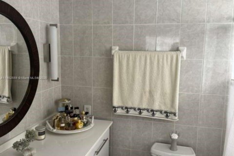 Снять в аренду квартиру в Помпано-Бич, Флорида 1 спальня, 50.17м2, № 1954228 - фото 9