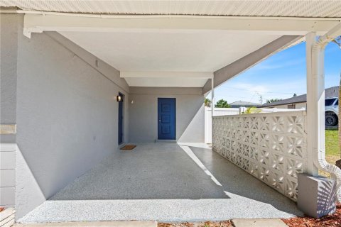 House in Port Charlotte, Florida 2 bedrooms, 85.28 sq.m. № 1542548 - photo 23