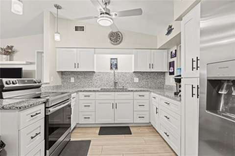 House in Port Charlotte, Florida 2 bedrooms, 85.28 sq.m. № 1542548 - photo 6