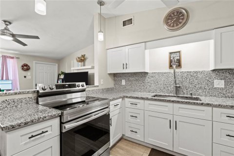 House in Port Charlotte, Florida 2 bedrooms, 85.28 sq.m. № 1542548 - photo 5
