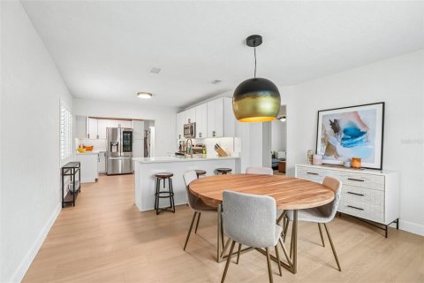 Casa en venta en Tampa, Florida, 4 dormitorios, 139.35 m2 № 2235504 - foto 11