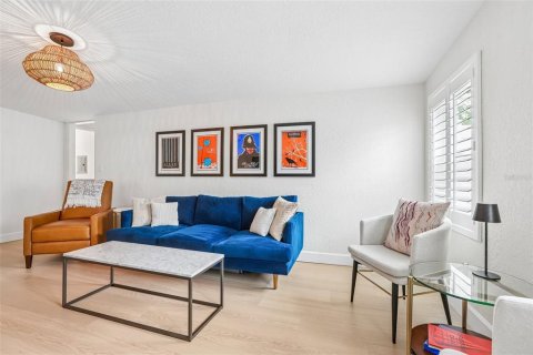 Casa en venta en Tampa, Florida, 4 dormitorios, 139.35 m2 № 2235504 - foto 9