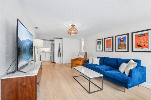 Casa en venta en Tampa, Florida, 4 dormitorios, 139.35 m2 № 2235504 - foto 10