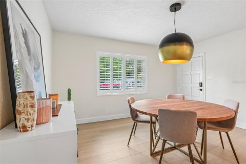 Casa en venta en Tampa, Florida, 4 dormitorios, 139.35 m2 № 2235504 - foto 13