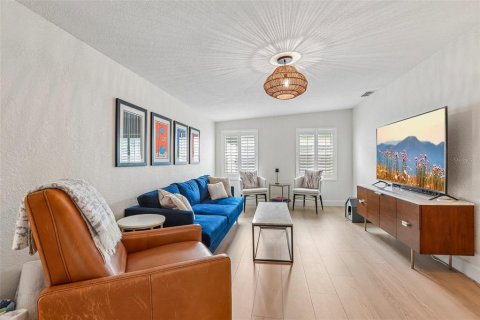 Casa en venta en Tampa, Florida, 4 dormitorios, 139.35 m2 № 2235504 - foto 7