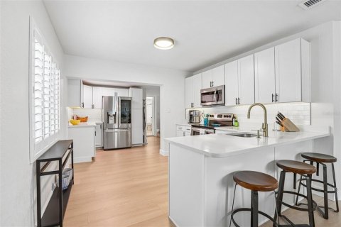 Casa en venta en Tampa, Florida, 4 dormitorios, 139.35 m2 № 2235504 - foto 16