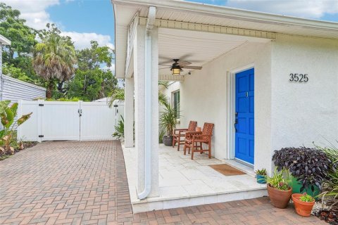 Casa en venta en Tampa, Florida, 4 dormitorios, 139.35 m2 № 2235504 - foto 4