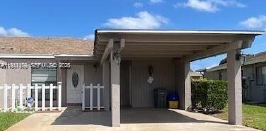 Villa ou maison à Delray Beach, Floride 2 chambres, 93.65 m2 № 1995082