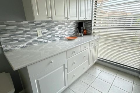 Villa ou maison à vendre à Delray Beach, Floride: 2 chambres, 93.65 m2 № 1995082 - photo 16