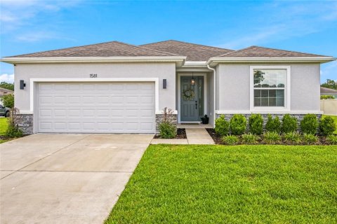House in Ocala, Florida 4 bedrooms, 190.73 sq.m. № 2210074