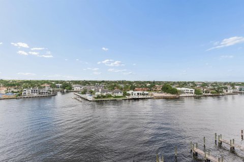Condo in Highland Beach, Florida, 2 bedrooms  № 2380146 - photo 13