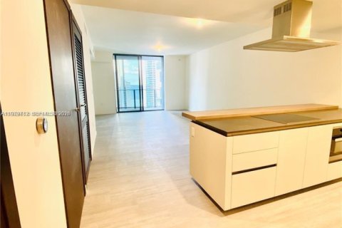 Condominio en venta en Miami, Florida, 1 dormitorio, 77.02 m2 № 2046230 - foto 26