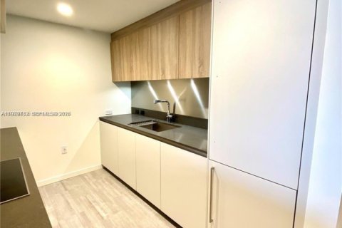 Condominio en venta en Miami, Florida, 1 dormitorio, 77.02 m2 № 2046230 - foto 24