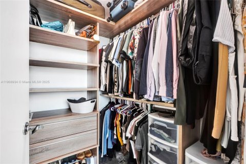 Copropriété à louer à Miami, Floride: 2 chambres, 95.69 m2 № 1964964 - photo 13