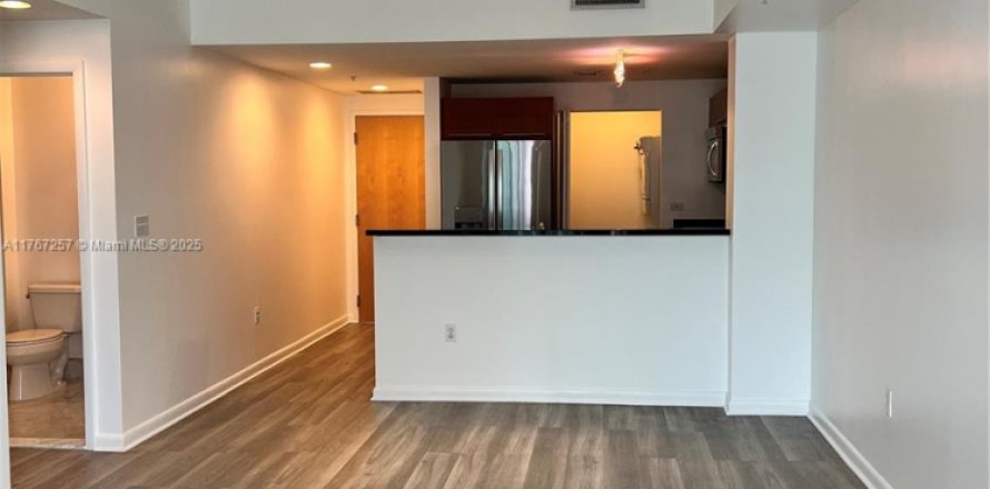 Condominio en Miami, Florida, 2 dormitorios  № 1728861