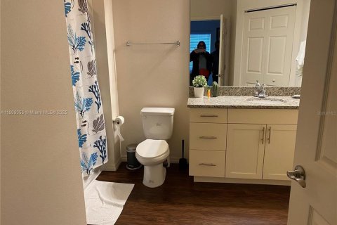 Adosado en venta en Kissimmee, Florida, 4 dormitorios, 157.38 m2 № 1915306 - foto 8