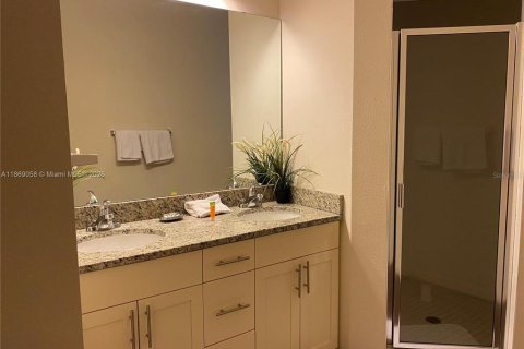 Adosado en venta en Kissimmee, Florida, 4 dormitorios, 157.38 m2 № 1915306 - foto 4