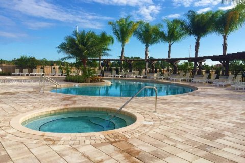 Adosado en venta en Kissimmee, Florida, 4 dormitorios, 157.38 m2 № 1915306 - foto 17