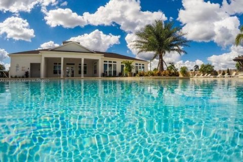 Adosado en venta en Kissimmee, Florida, 4 dormitorios, 157.38 m2 № 1915306 - foto 19