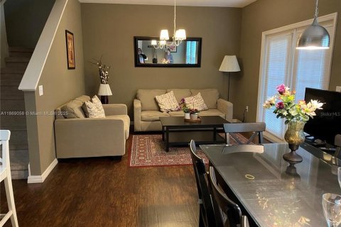 Adosado en venta en Kissimmee, Florida, 4 dormitorios, 157.38 m2 № 1915306 - foto 10