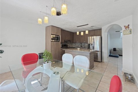 Купить виллу или дом в Майами, Флорида 4 спальни, 166.3м2, № 2048721 - фото 3