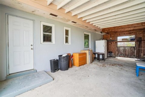 House in Spring Hill, Florida 5 bedrooms, 170.57 sq.m. № 2197165 - photo 13