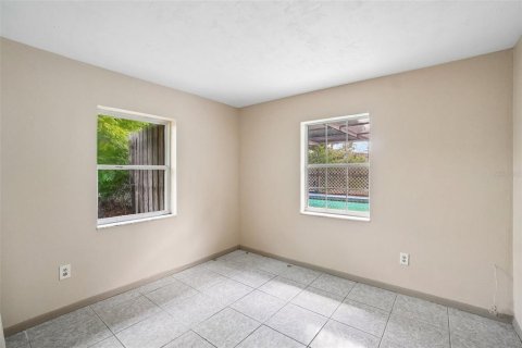 House in Spring Hill, Florida 5 bedrooms, 170.57 sq.m. № 2197165 - photo 8