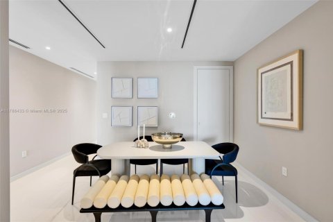 Condominio en alquiler en Miami, Florida, 3 dormitorios, 285.95 m2 № 1863180 - foto 10