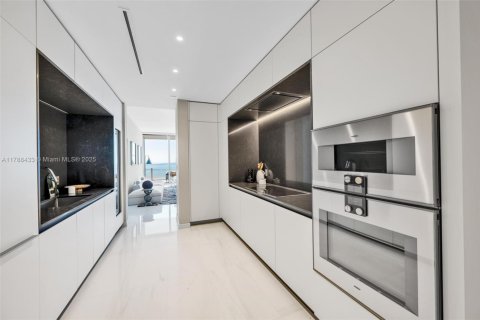 Condominio en alquiler en Miami, Florida, 3 dormitorios, 285.95 m2 № 1863180 - foto 7