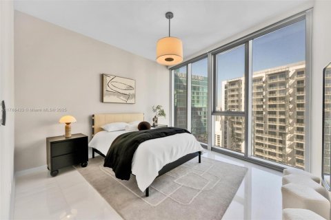 Condominio en alquiler en Miami, Florida, 3 dormitorios, 285.95 m2 № 1863180 - foto 26