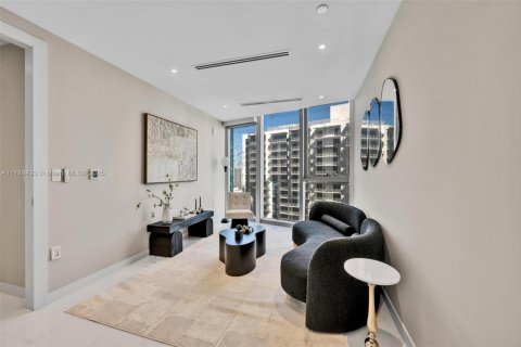 Condominio en alquiler en Miami, Florida, 3 dormitorios, 285.95 m2 № 1863180 - foto 24