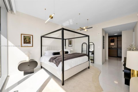 Condominio en alquiler en Miami, Florida, 3 dormitorios, 285.95 m2 № 1863180 - foto 14