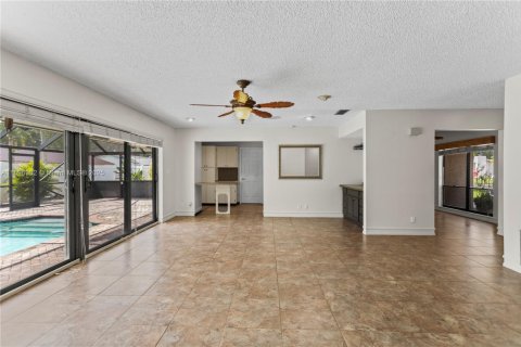 House in Cooper City, Florida 3 bedrooms, 149.39 sq.m. № 1948467 - photo 5