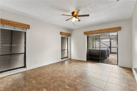 House in Cooper City, Florida 3 bedrooms, 149.39 sq.m. № 1948467 - photo 23