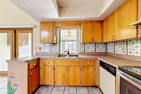 House in Sarasota, Florida 3 bedrooms, 167.22 sq.m. № 2097059 - photo 19