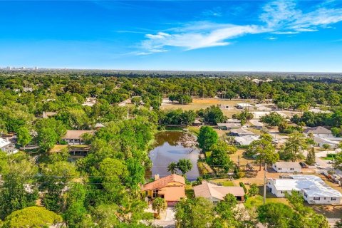 House in Sarasota, Florida 3 bedrooms, 167.22 sq.m. № 2097059 - photo 3