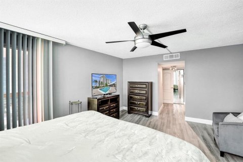 Condo in Hallandale Beach, Florida, 2 bedrooms  № 2169933 - photo 8