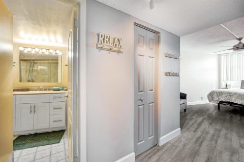Condo in Hallandale Beach, Florida, 2 bedrooms  № 2169933 - photo 5