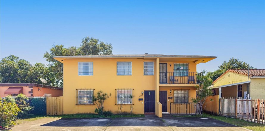 Propiedad comercial en Miami, Florida 264.03 m2 № 2006429