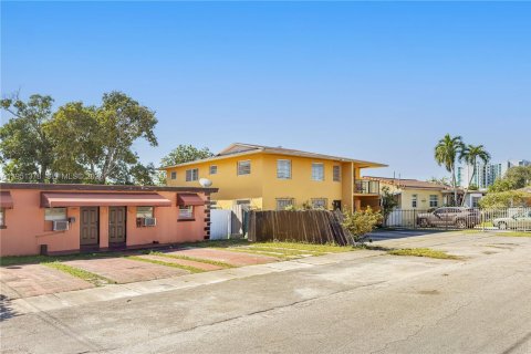 Propiedad comercial en venta en Miami, Florida, 264.03 m2 № 2006429 - foto 10