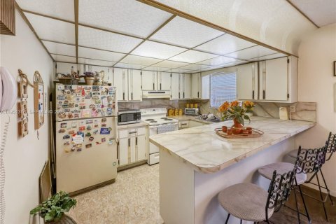 Propiedad comercial en venta en Miami, Florida, 264.03 m2 № 2006429 - foto 11