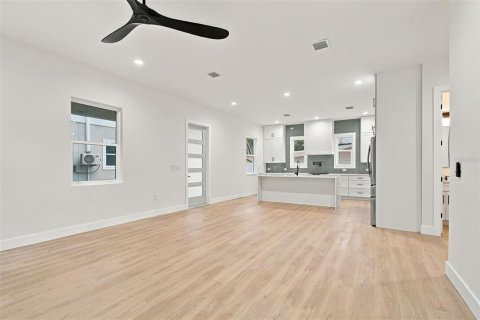 Villa ou maison à vendre à Saint Petersburg, Floride: 4 chambres, 262.82 m2 № 2408566 - photo 18