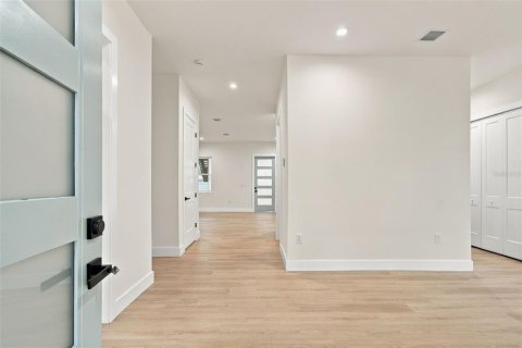Villa ou maison à vendre à Saint Petersburg, Floride: 4 chambres, 262.82 m2 № 2408566 - photo 6