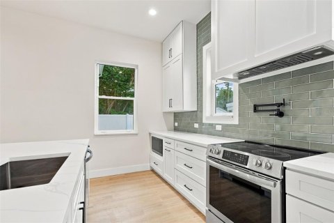 Villa ou maison à vendre à Saint Petersburg, Floride: 4 chambres, 262.82 m2 № 2408566 - photo 15