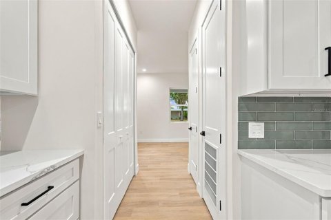 Villa ou maison à vendre à Saint Petersburg, Floride: 4 chambres, 262.82 m2 № 2408566 - photo 14