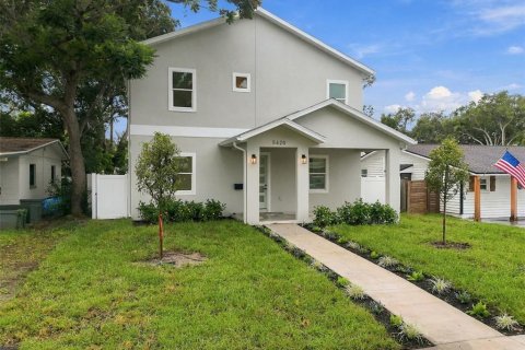 Villa ou maison à vendre à Saint Petersburg, Floride: 4 chambres, 262.82 m2 № 2408566 - photo 4