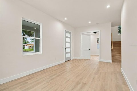 Villa ou maison à vendre à Saint Petersburg, Floride: 4 chambres, 262.82 m2 № 2408566 - photo 8